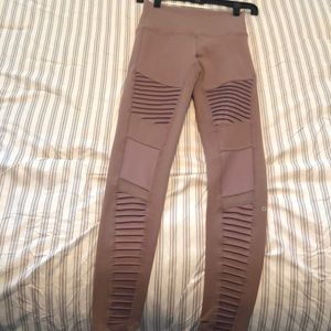 Alo Yoga moto legging in smoky quartz size small